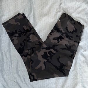 Zyia Camo Capri Leggings